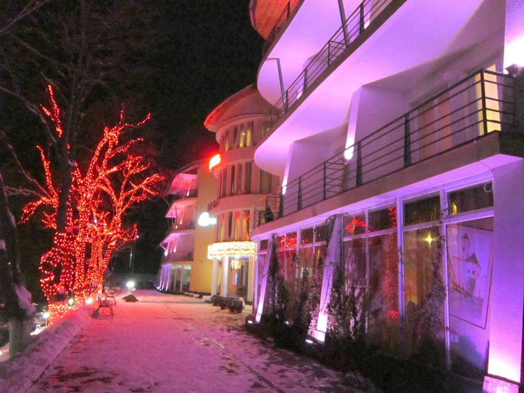 Quelle Polyana Hotel Buitenkant foto